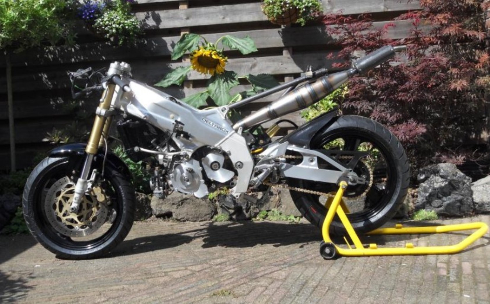 More details - TZR250 3MA